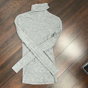 Uniqlo Ribbed turtle neck